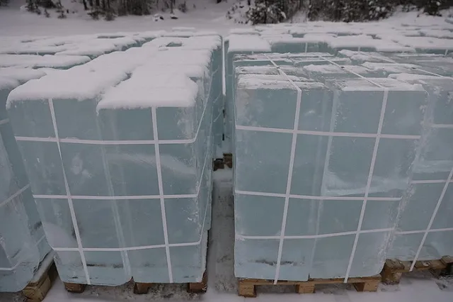 В Свердловской области подорожал лёд