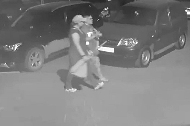 «С виду приличные женщины»: екатеринбурженки выкопали цветы из уличных клумб