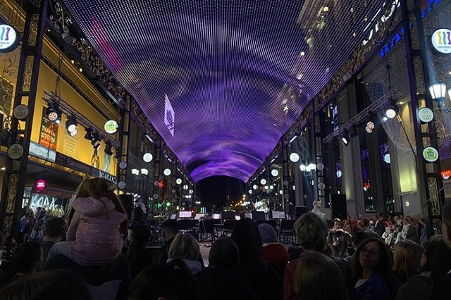 «Сима-Ленд» обвинил екатеринбуржцев в накрутке голосов против медиаэкрана на Вайнера