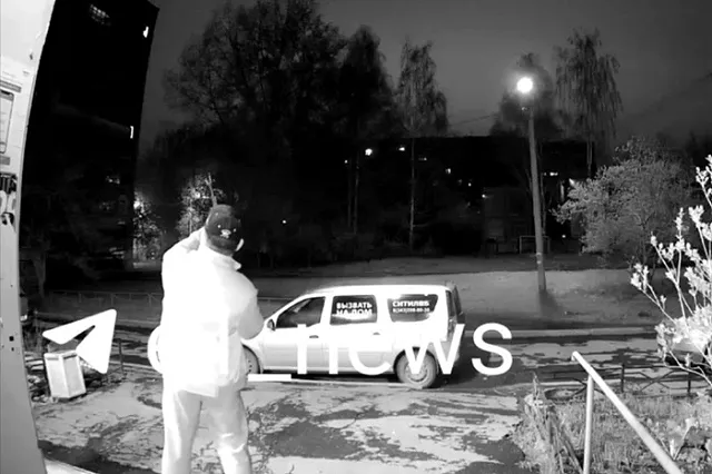 Екатеринбуржец открыл стрельбу из автомата у подъезда