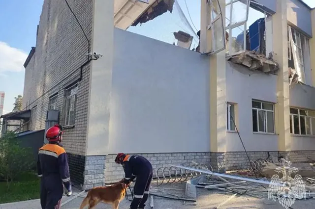 В екатеринбургском колледже обрушилась крыша