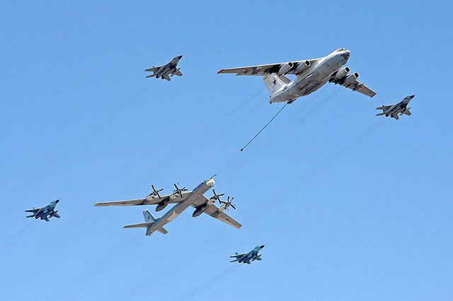 Парад Победы в Екатеринбурге пройдет с участием боевой авиации