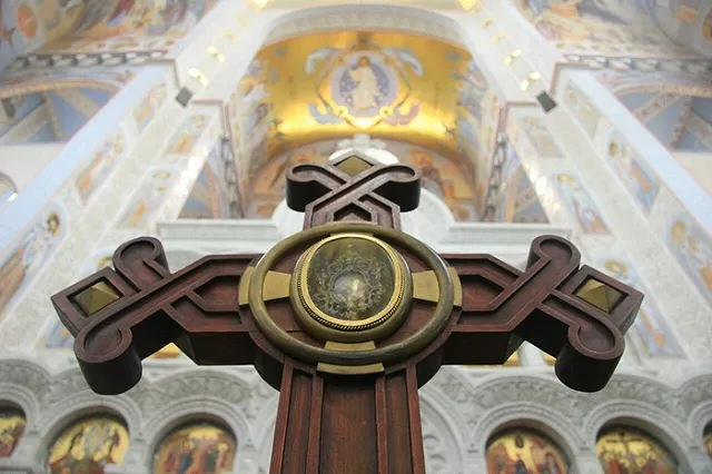 В Храме на Крови выставлена святыня с частицей животворящего Креста Господня