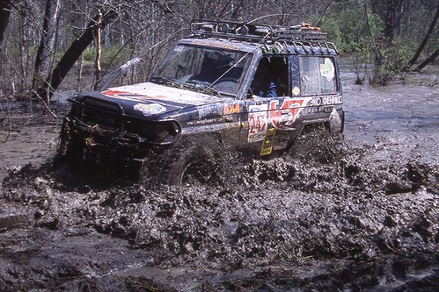 Автогонщик погиб на чемпионате России по трофи-рейдам в Геленджике