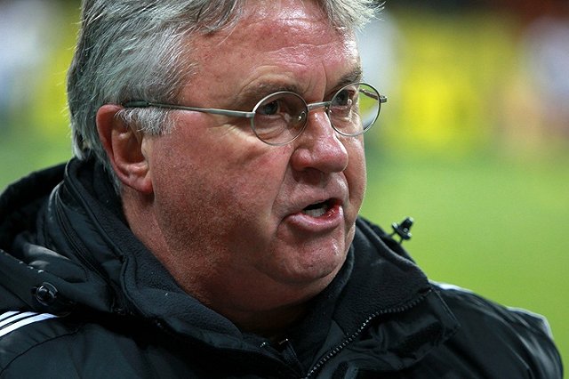 Хиддинк выразил готовность помочь сборной России по футболу