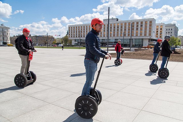 Падение мальчика с сигвэя в торговом центре Сургута записали камеры