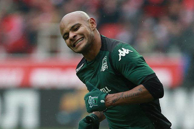 Футболист «Локомотива» избил соперника в концовке финального матча Кубка России