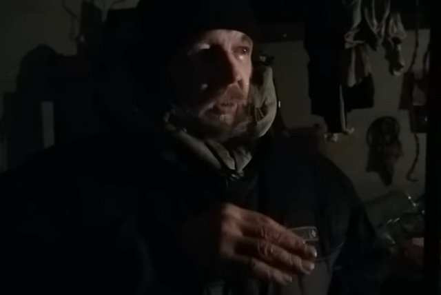 Власти оперативно помогли пенсионеру из Полевского, живущему в гараже