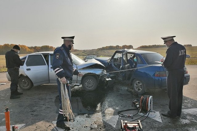 В Свердловской области мужчина погиб в страшном ДТП в свой день рождения