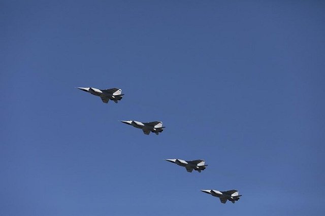 Российский Су-24 пролетел вблизи эсминца ВМС США «Дональд Кук» в Черном море