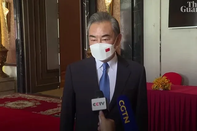 Глава МИД Китая назвал совместное заявление стран G7 «макулатурой»