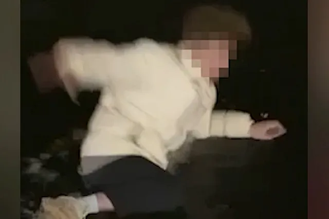 На Плотинке парень провалился в воду