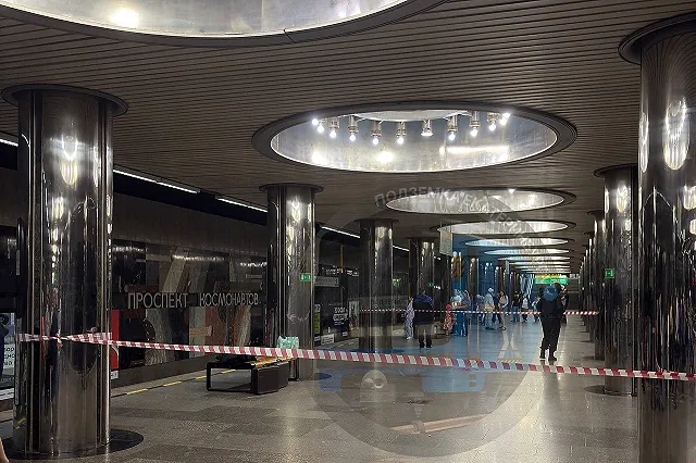 В Екатеринбурге силовики оцепили станцию метро