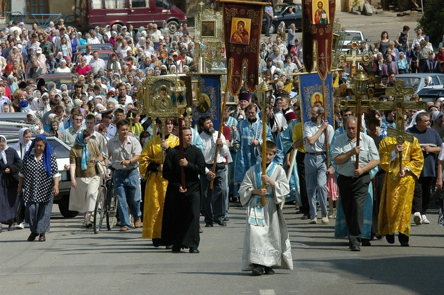 Центр Екатеринбурга перекрыт на время провоза православной святыни