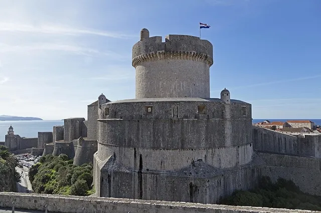 Дубровник замучили фанаты «Игры Престолов»: власти хотят ограничить турпоток