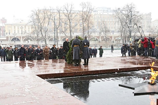 Вместо выходного 23 февраля россияне получили укороченный рабочий день