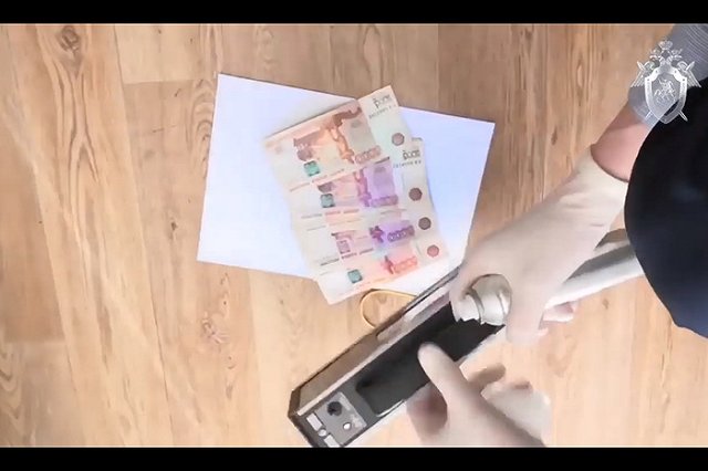 Иркутский чиновник съел документ при обыске, чтобы не попасть в тюрьму