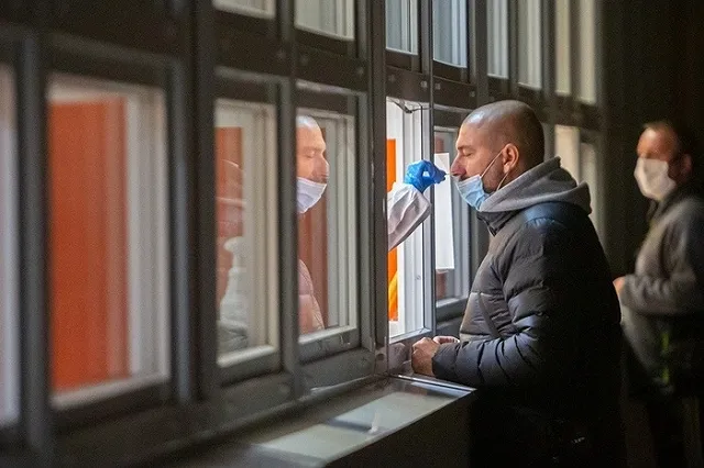 Врач назвал четыре главных симптома для госпитализации с коронавирусом