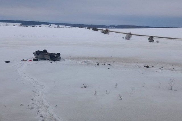Шестилетний ребенок пострадал в перевернувшейся машине на трассе Пермь — Екатеринбург