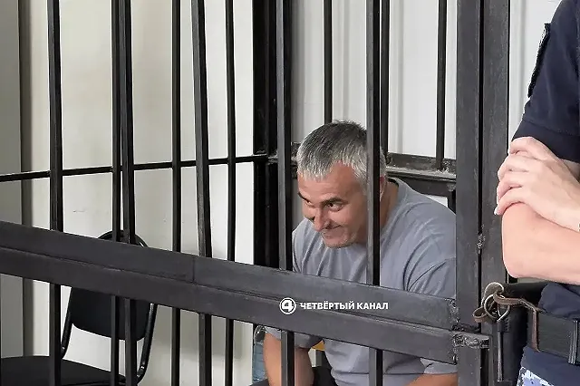Второго обвиняемого в избиении ученых УрО РАН доставили в суд улыбающимся