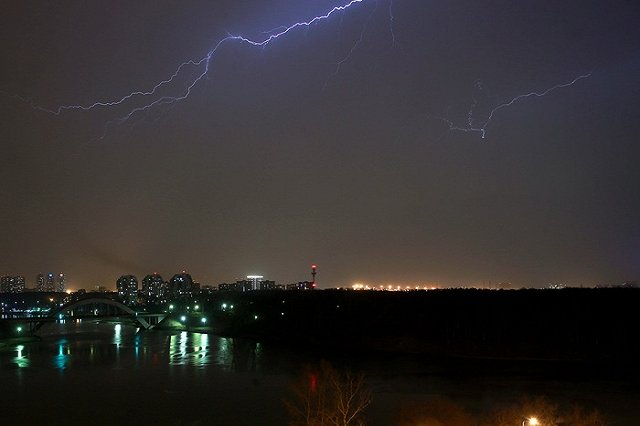 Пассажирам рейса Екатеринбург-Тюмень пришлось совершить три перелета