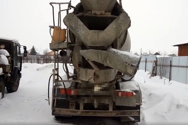 В Свердловской области мужчина угнал машину сам у себя и написал заявление в полицию