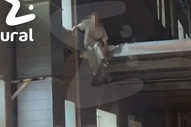 Екатеринбуржец сбежал из больницы, выпрыгнув из окна