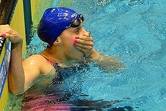 Жителя Серова обокрали в бассейне