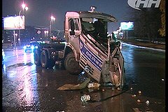 На Высоцкого столкнулись два грузовика