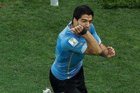 Букмекеры принимают ставки на новый укус Суареса