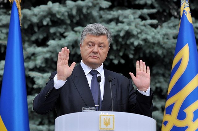 Порошенко решил предоставить Крыму новый статус