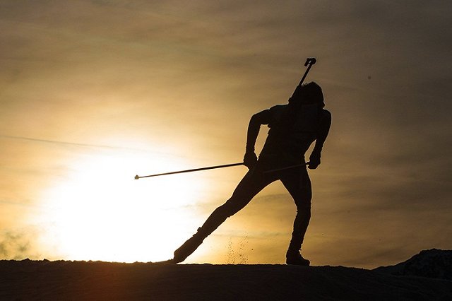 Российские биатлонисты выиграли эстафету на этапе Кубка мира в Австрии