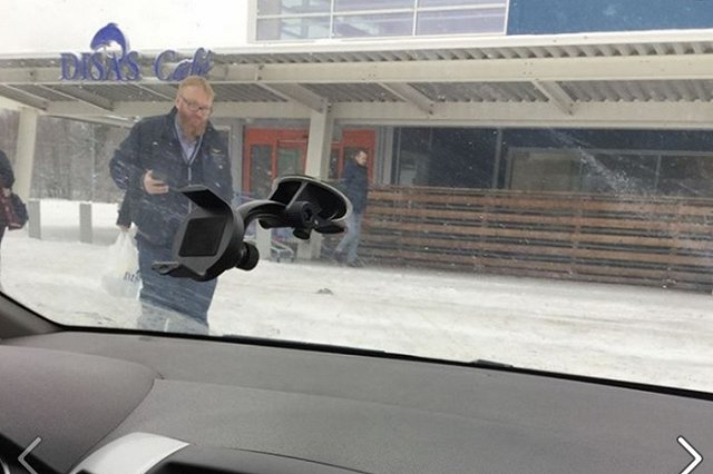 Депутат Милонов скупает санкционную еду в Финляндии