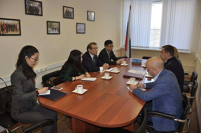 Представитель МИД РФ встретился с находящимся на карантине новым генконсулом Китая