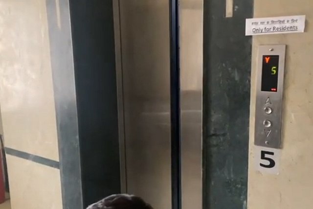 Крупнейший производитель лифтов уходит из России