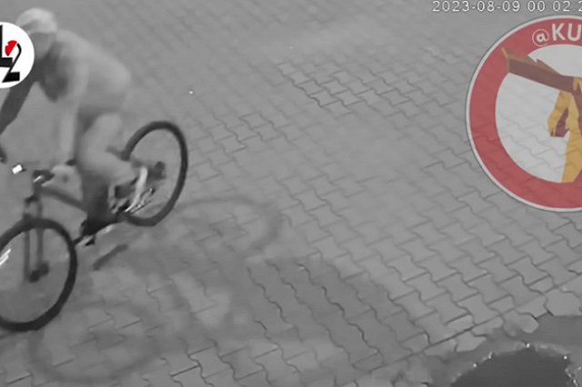 Велосипедиста, попавшего в Каменске-Уральском на записи с погибшей девушкой, отпустили