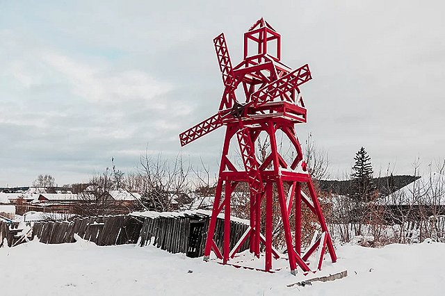 Художник из Северодвинска установил арт-объект в Сысерти (ФОТО)
