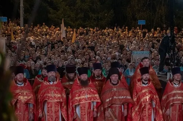 Роспотребнадзор выступил против проведения крестного хода в «Царские дни»