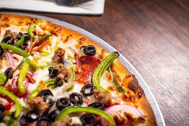 В Екатеринбурге похитителям пиццы у доставщика грозит до 7 лет заключения