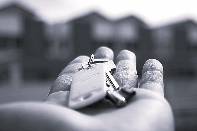 Минобороны РФ передали 63 квартиры уральского экс-губернатора и его семьи