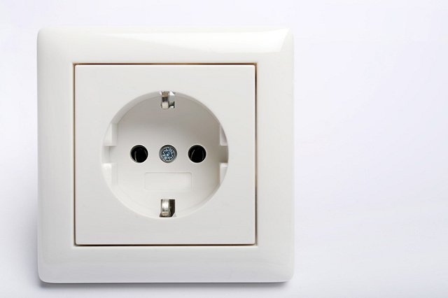 Мужчина решил зарядить смартфон на сцене Бродвейской постановки