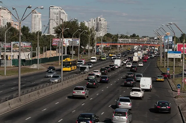 Тысячи киевлян высказались против присвоения Московскому проспекту имени Бандеры