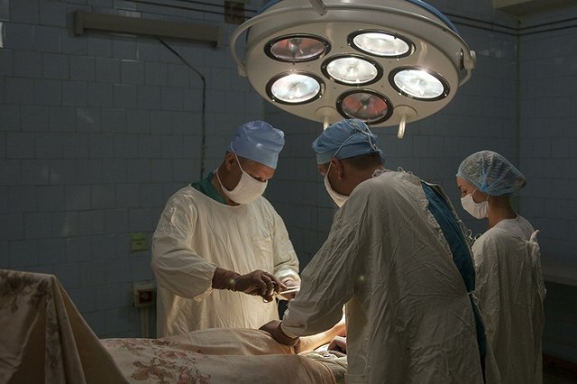 Врачи всю ночь оперировали пострадавших в крушении Ил-18