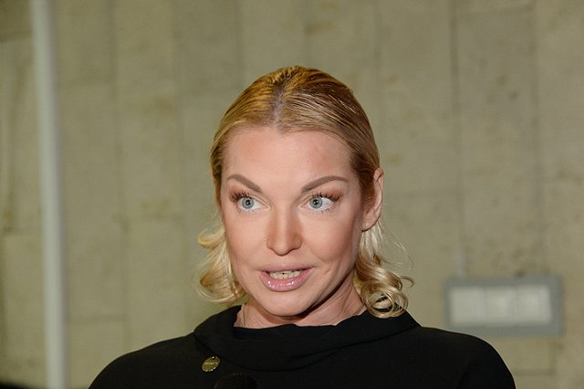 Волочкова обматерила и выставила напоказ пишущих ей гадости «ущербных баб»