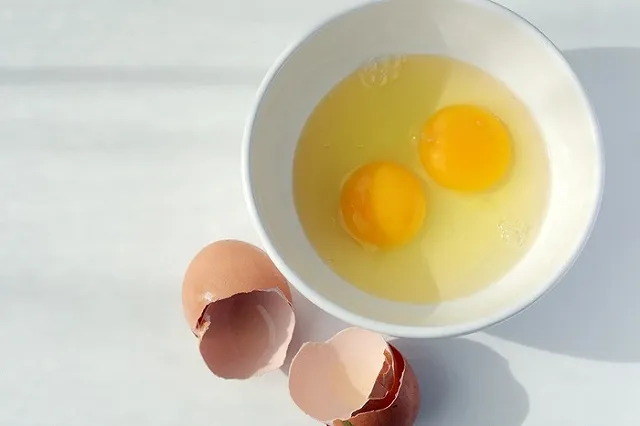 Медики: Мужчинам полезно есть куриные яйца