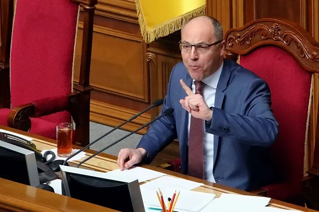 Зеленский засомневался в законе об исключительности украинского языка