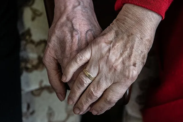 «Мы не говорили маме, что определяем ее в пансионат»