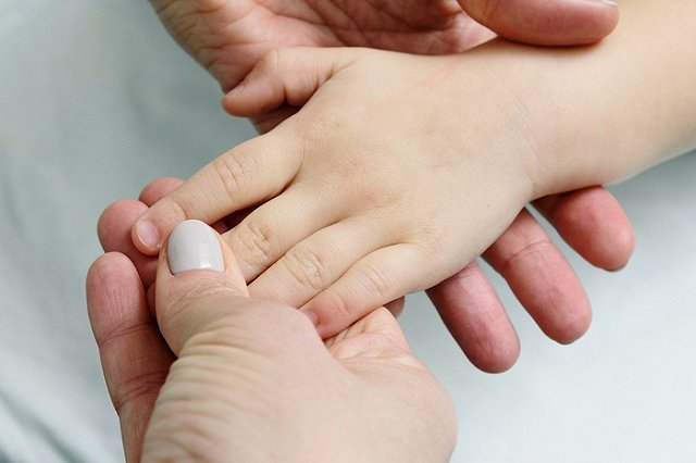 Коронавирус у детей может быть похож на обморожение