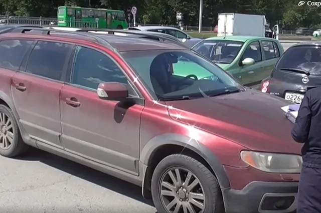 У екатеринбуржца забрали Volvo за 96 штрафов