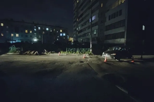 На Химмаше десятки водителей угодили в яму-ловушку и пробили колёса